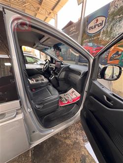 هیوندای ستاریا